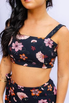 TOP CROPPED FLOWER PRETO